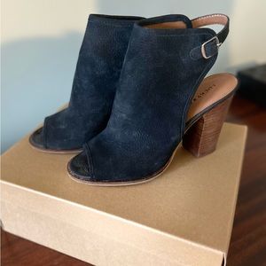 Lucky Brand Black Nubuck LISZA Sandal